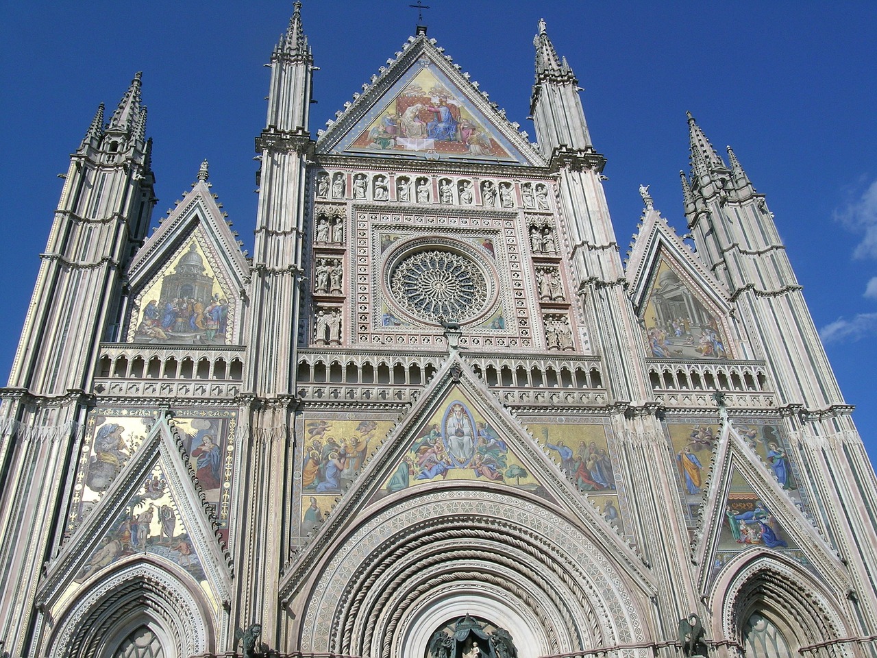 Ecoturismo in Umbria: sostenibilità e vini pregiati