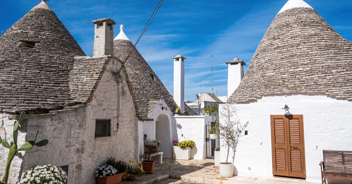 Puglia vedere borghi alberobello