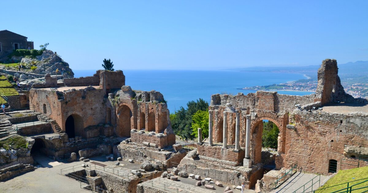 sicilia vedere borghi taormina