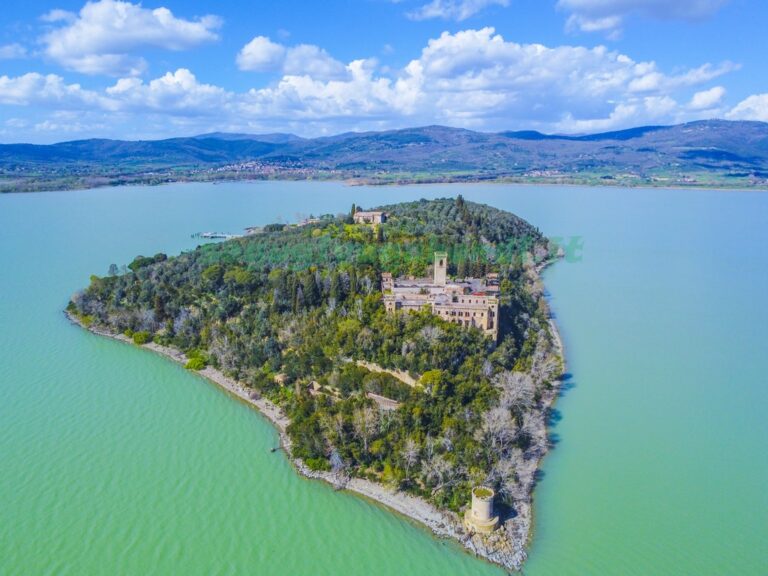 Luci sul Trasimeno 2025 accende Castiglione del Lago