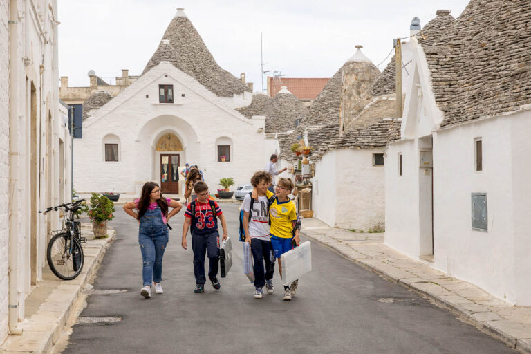 Visitare Alberobello assieme ai ragazzini