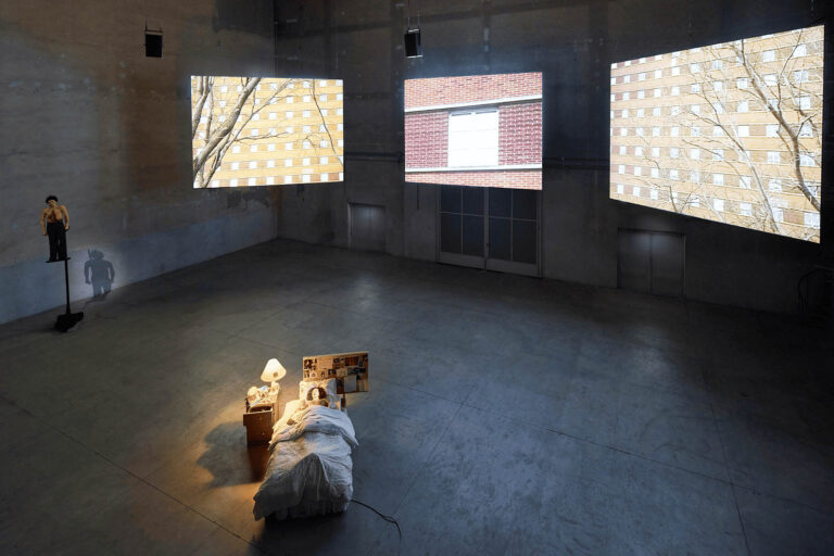 La retrospettiva di Nan Goldin al Pirelli HangarBicocca