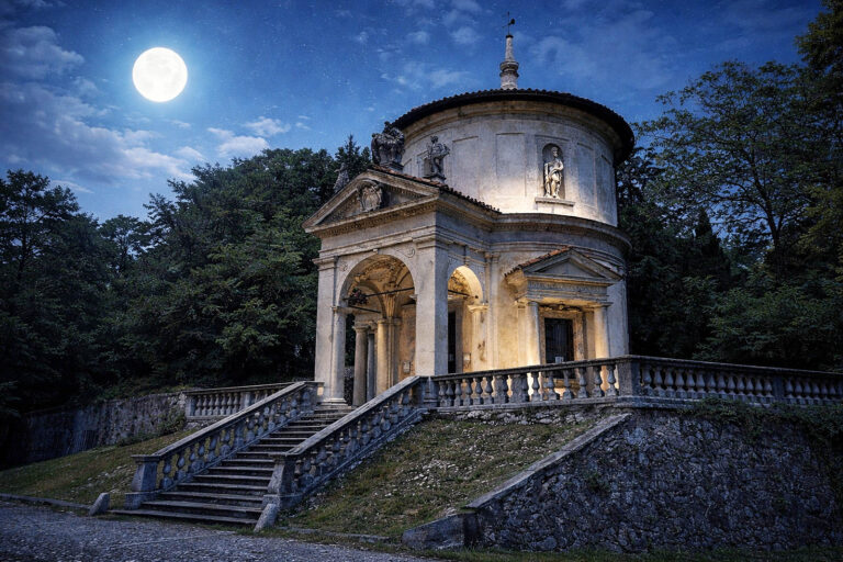 La luna illumina i misteri del Bernascone a Varese